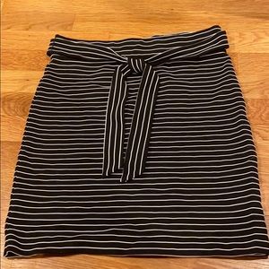 Loft Size XS stretchy stripe skirt